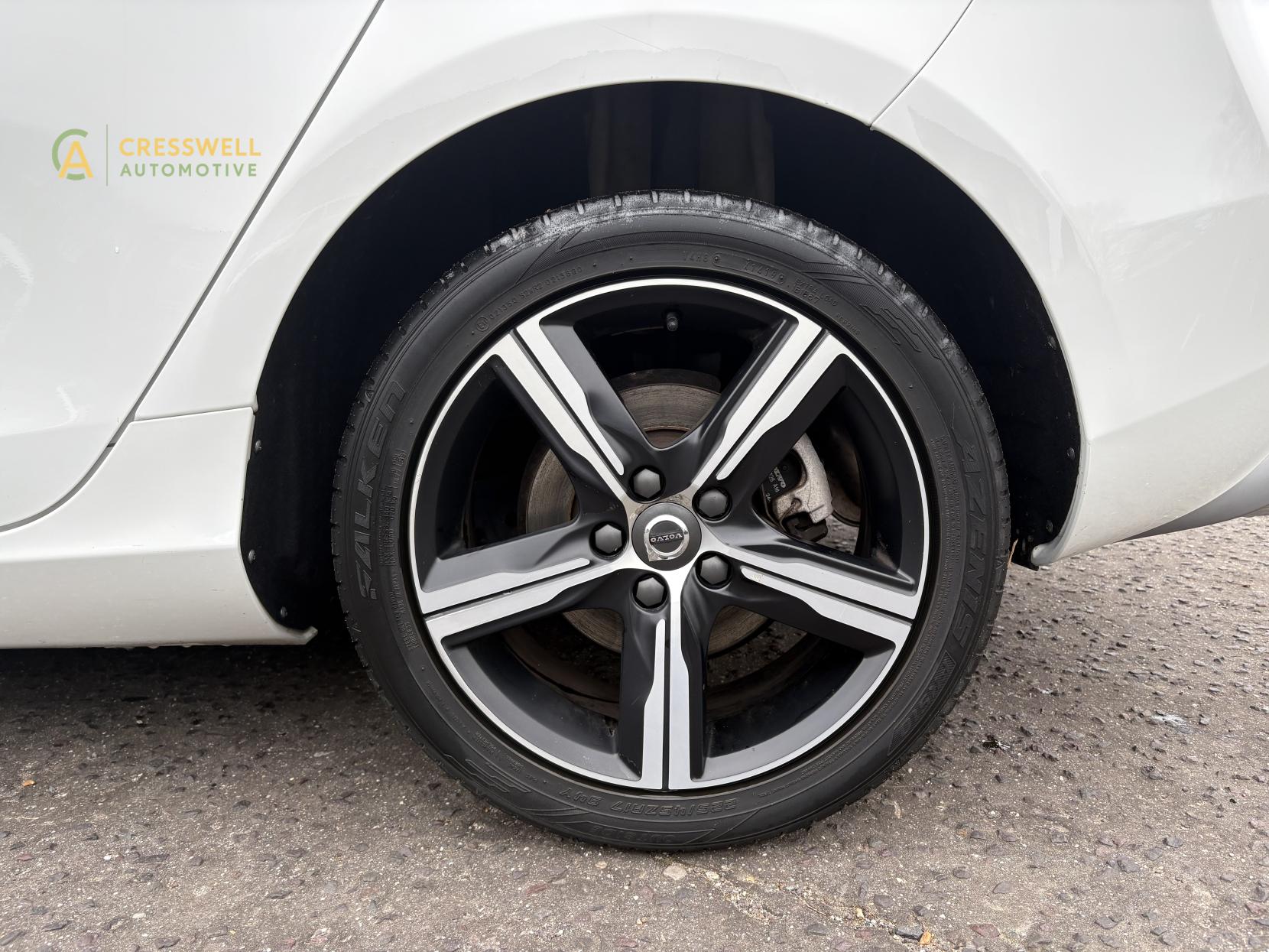 Volvo V40 2.0 D2 R-Design Nav Plus Hatchback 5dr Diesel Manual Euro 6 (s/s) (120 ps)