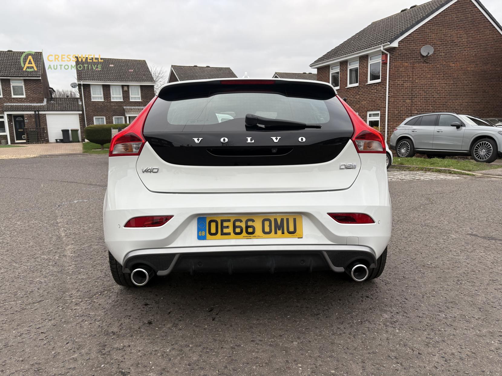 Volvo V40 2.0 D2 R-Design Nav Plus Hatchback 5dr Diesel Manual Euro 6 (s/s) (120 ps)