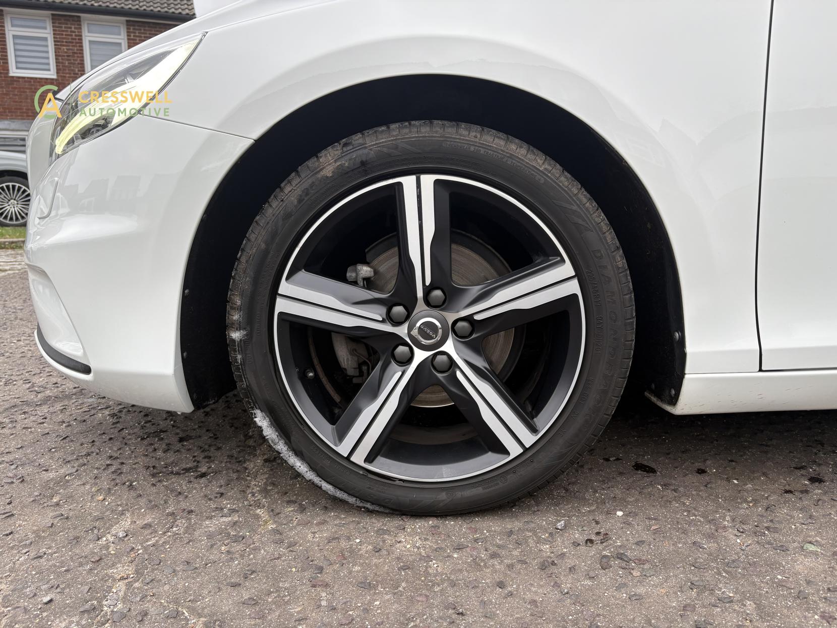 Volvo V40 2.0 D2 R-Design Nav Plus Hatchback 5dr Diesel Manual Euro 6 (s/s) (120 ps)