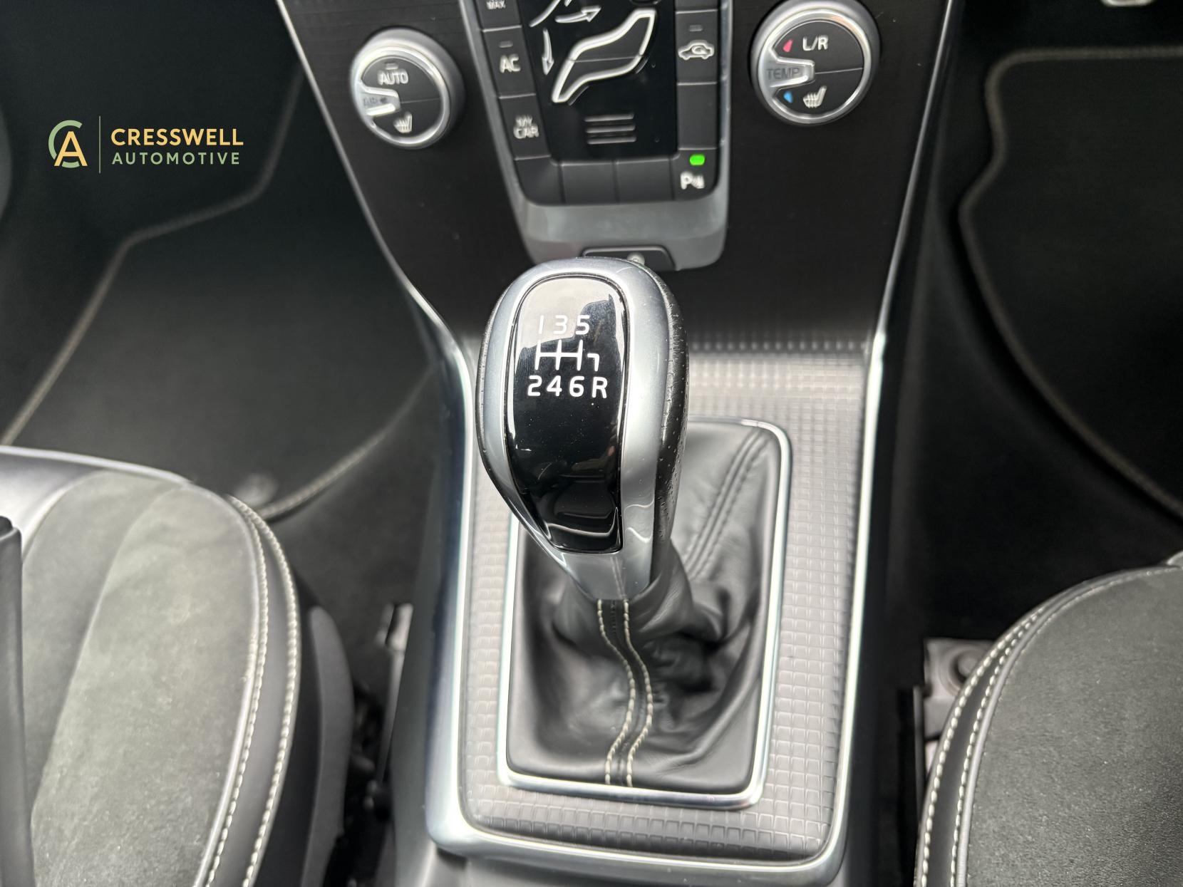 Volvo V40 2.0 D2 R-Design Nav Plus Hatchback 5dr Diesel Manual Euro 6 (s/s) (120 ps)