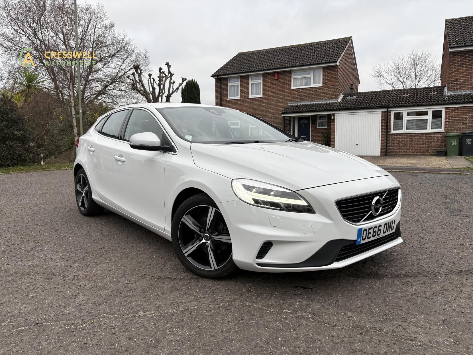 Volvo V40 2.0 D2 R-Design Nav Plus Hatchback 5dr Diesel Manual Euro 6 (s/s) (120 ps)