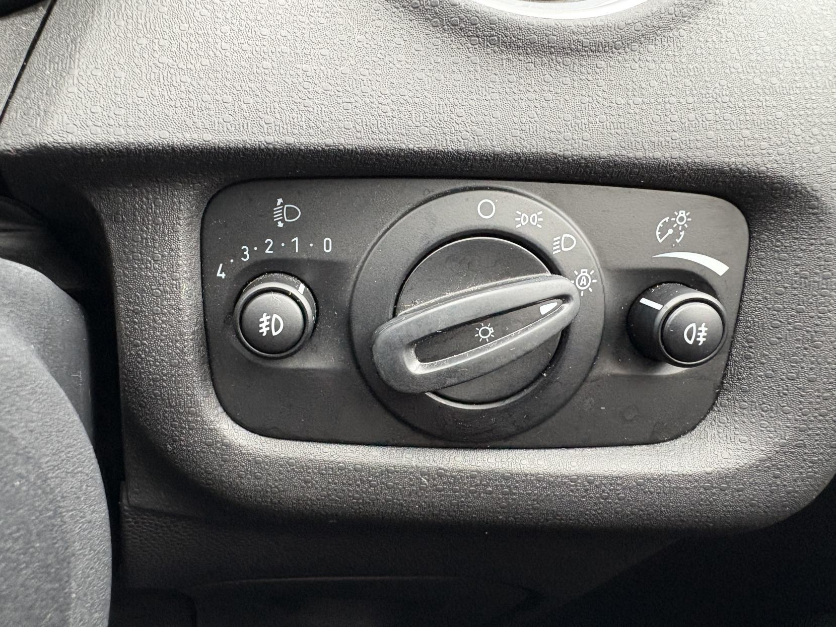 Ford Fiesta 1.0T EcoBoost Titanium Hatchback 5dr Petrol Powershift Euro 6 (100 ps)