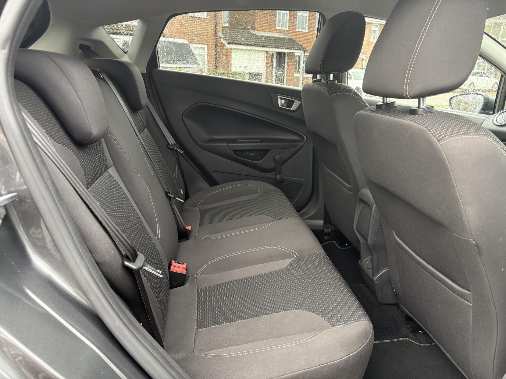 Ford Fiesta 1.0T EcoBoost Titanium Hatchback 5dr Petrol Powershift Euro 6 (100 ps)