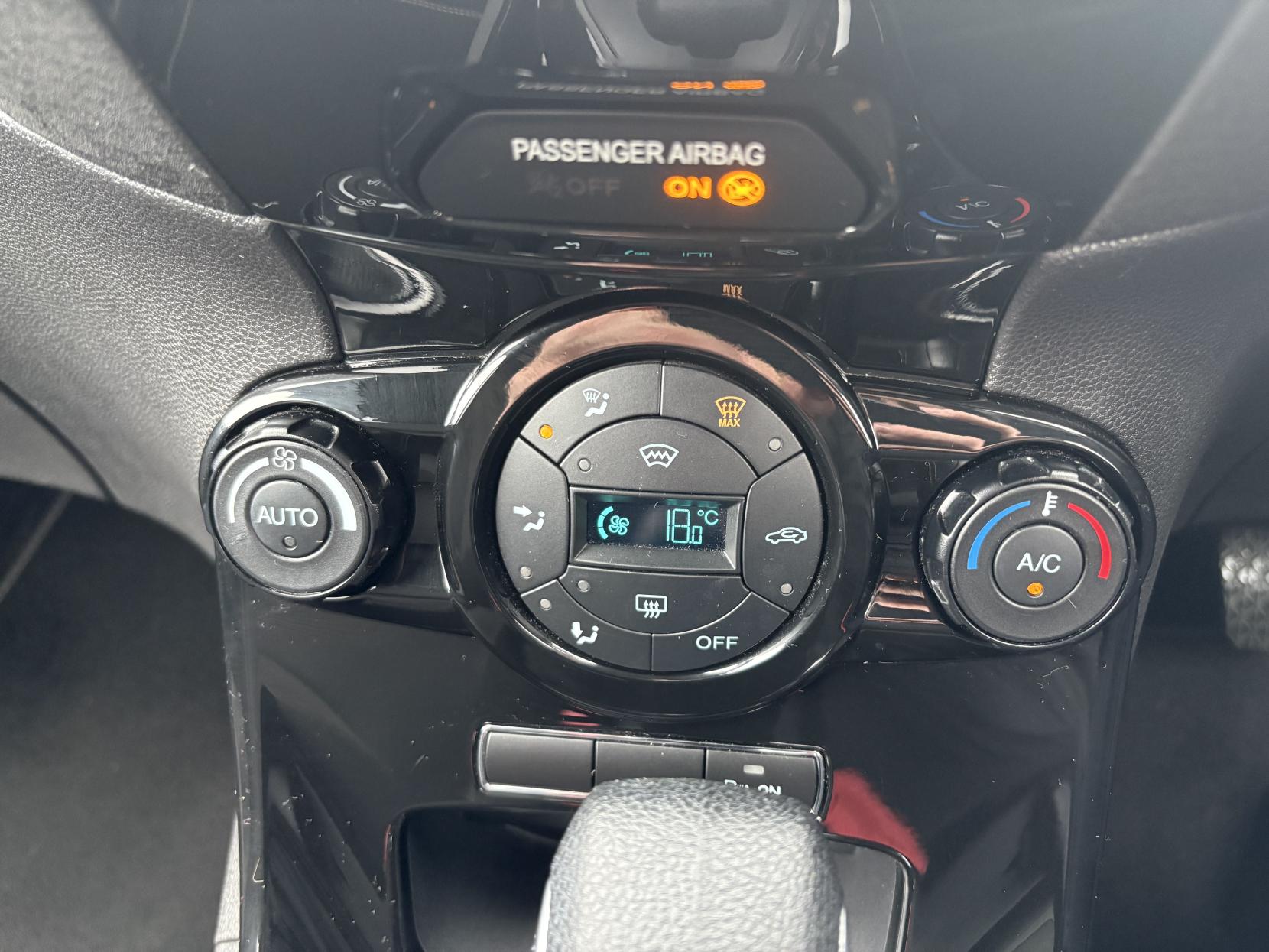 Ford Fiesta 1.0T EcoBoost Titanium Hatchback 5dr Petrol Powershift Euro 6 (100 ps)