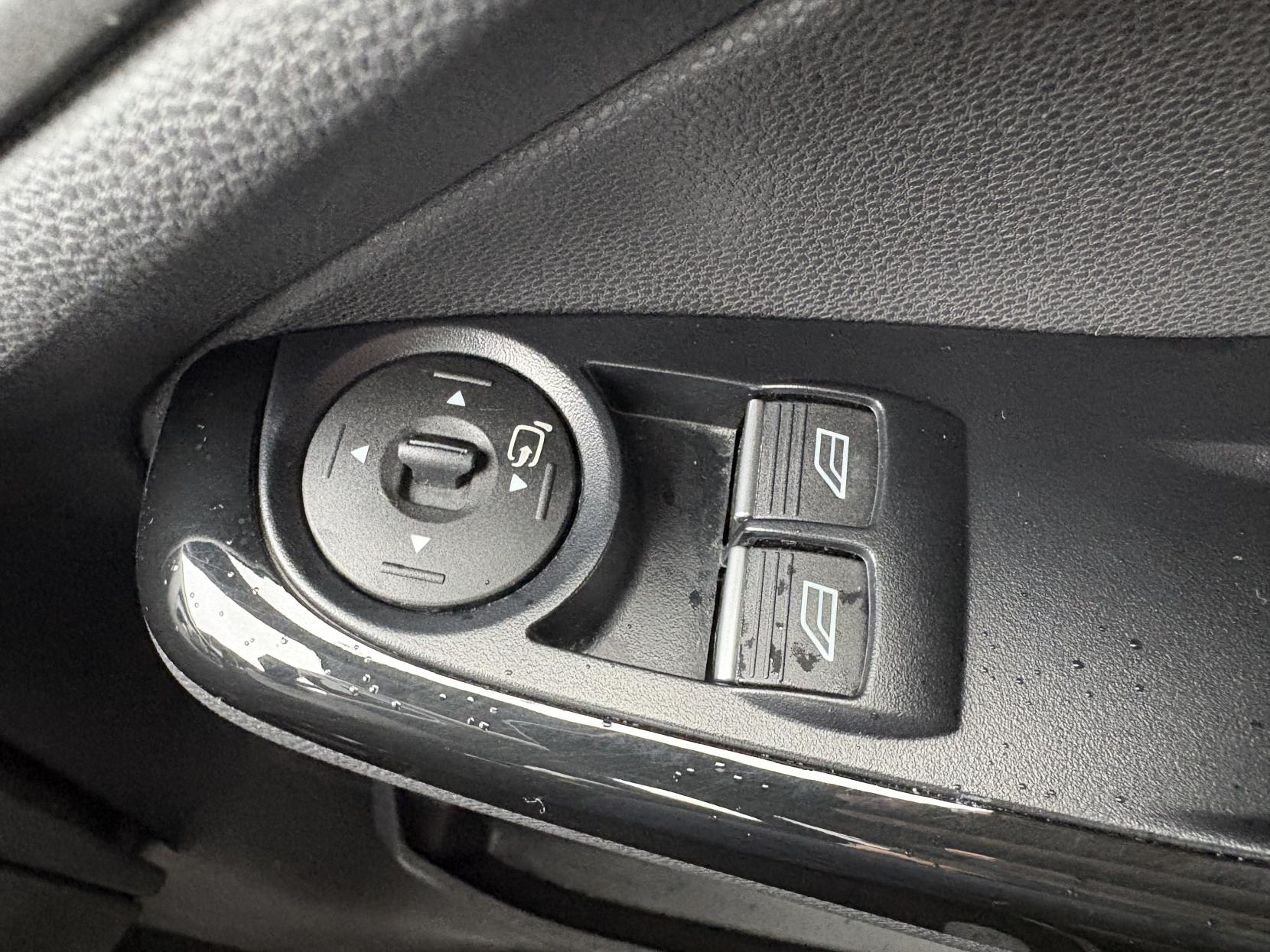 Ford Fiesta 1.0T EcoBoost Titanium Hatchback 5dr Petrol Powershift Euro 6 (100 ps)